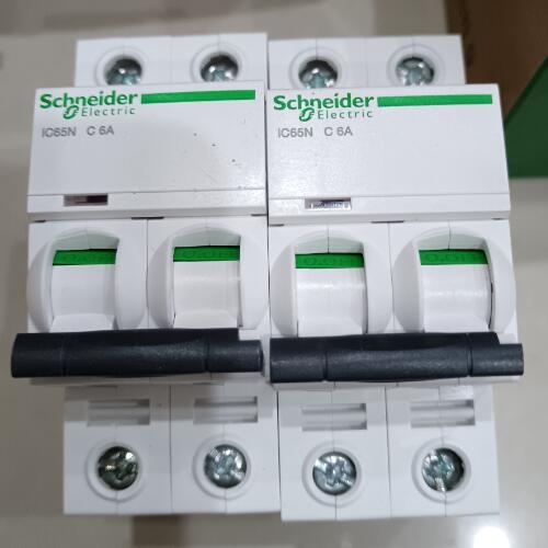 schneider微型斷路器A9F18306使用注意